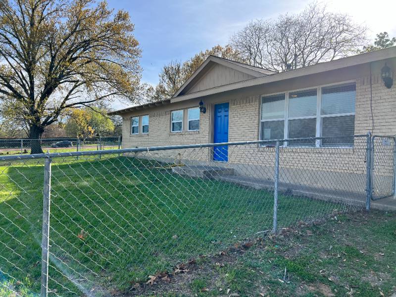 Apartment for rent at 1807 Frame St, Denton, TX 76209