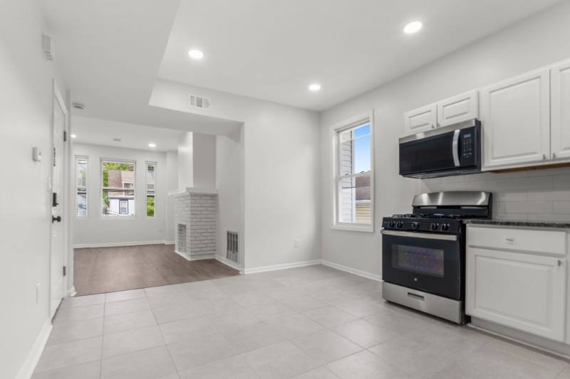 Apartment for rent at 122 Shephard Ave #2, Newark, NJ 07112