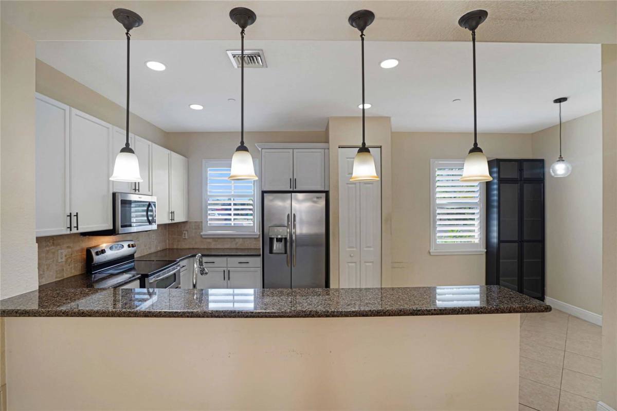 Townhouse for rent at 1033 NE 17th Way, Fort Lauderdale, FL 33304