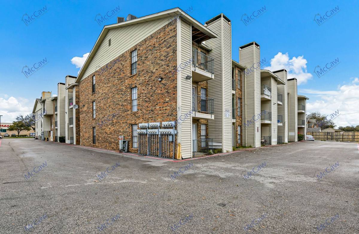 Condo for rent at 9520 Royal Lane #321, Dallas, TX 75243