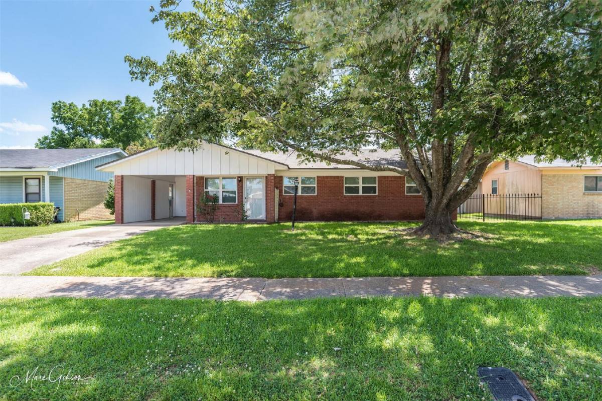 House for rent at 1202 Wisteria St, Bossier City, LA 71111