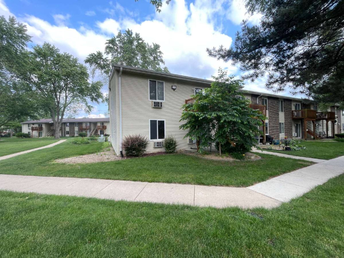 Condo for rent at 1900 Light Rd #201, Oswego, IL 60543