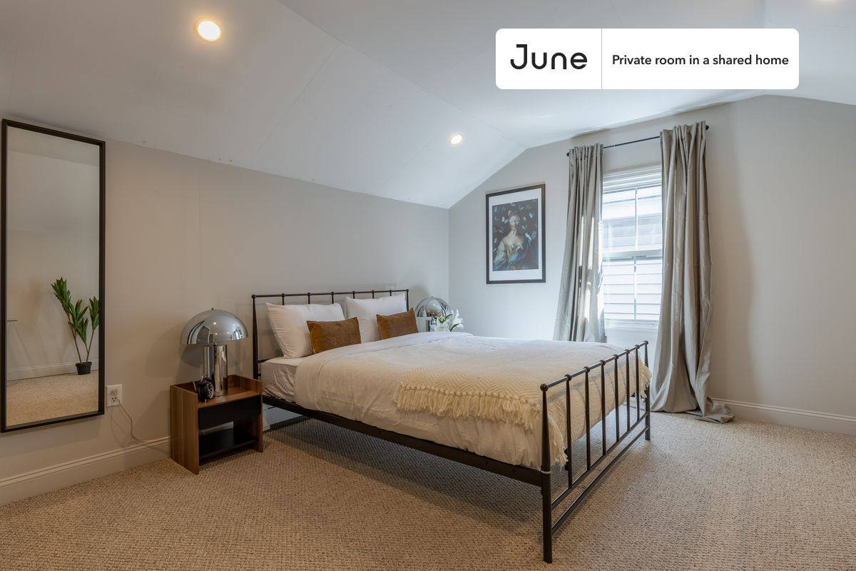 Apartment for rent at 286 Bowen St E, South Boston, MA 02127