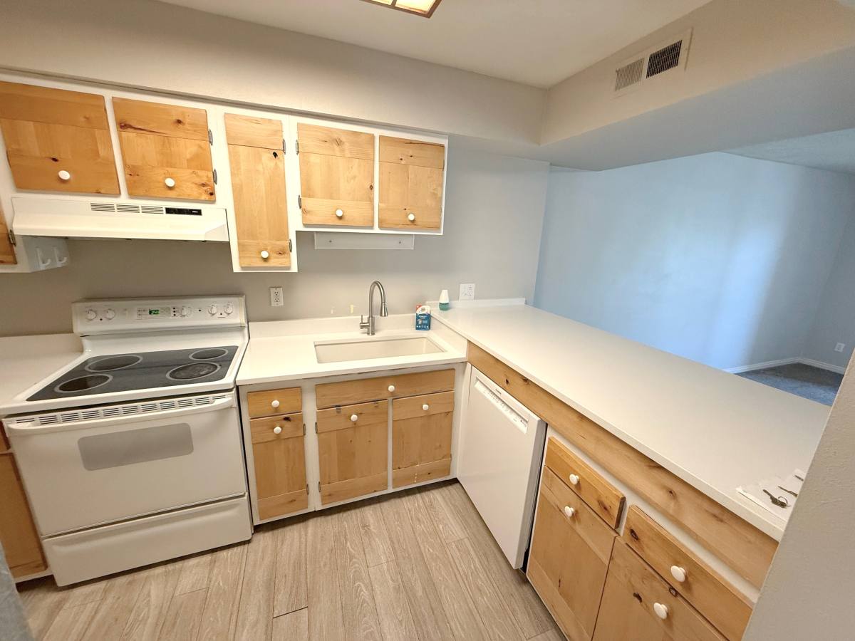 Condo for rent at 290 N 500 W #205, Bountiful, UT 84010