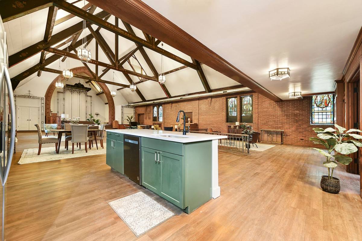 303 E 10th Ave, Homestead, PA 15120