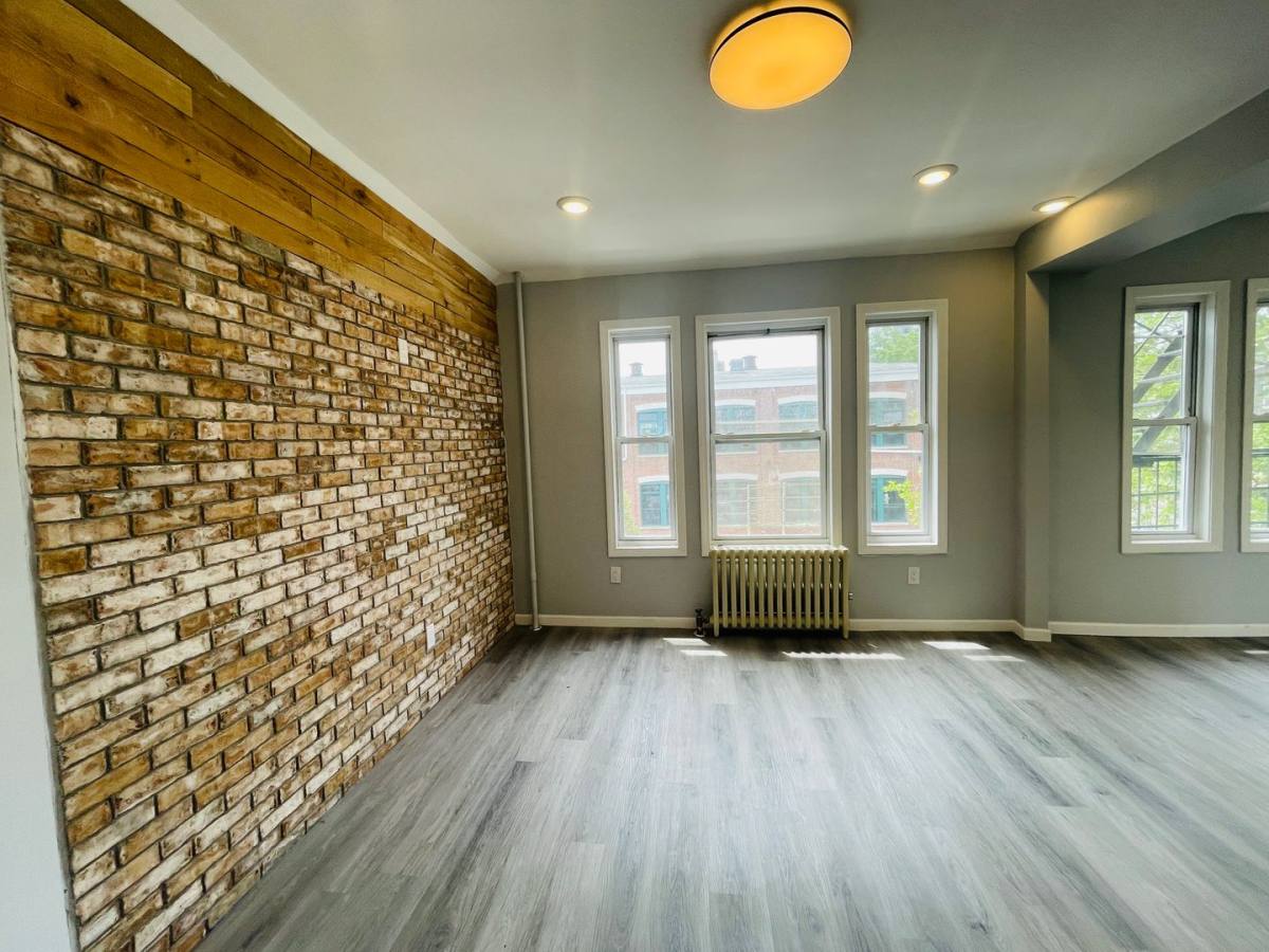 Apartment for rent at 421 Central Ave, Newark, NJ 07107