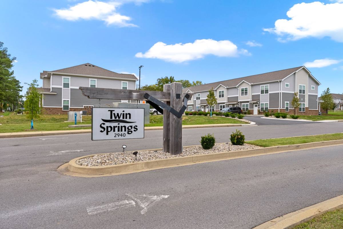 Townhouse for rent at 529 Raymond Hirsch Parkway, White House, TN 37188
