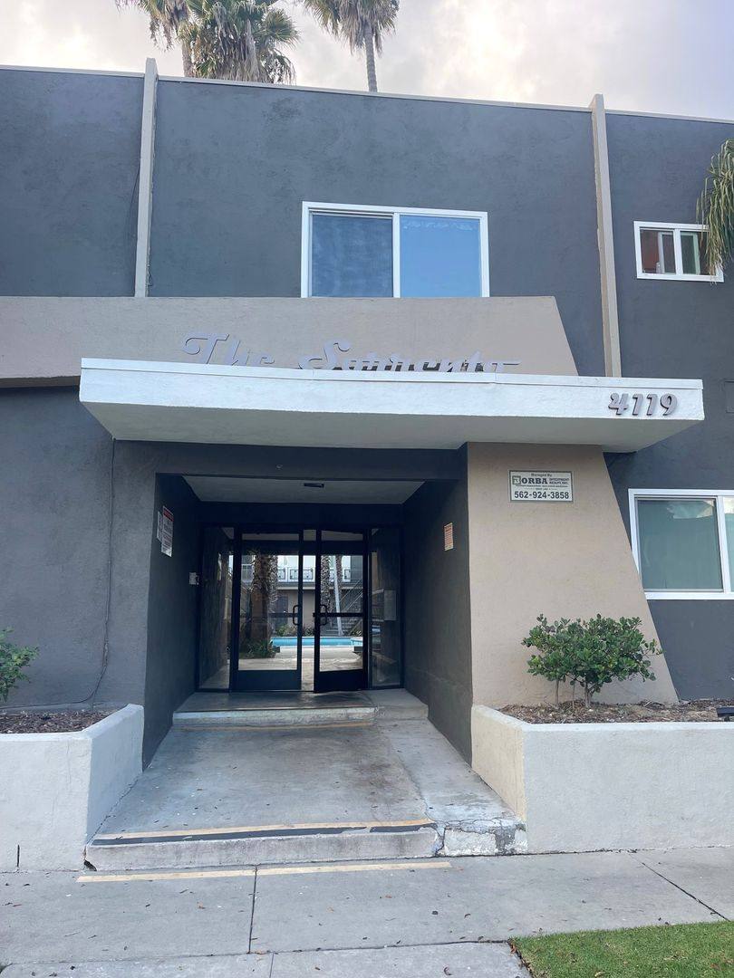 Apartment for rent at 4119-4131 Pixie Ave, Lakewood, CA 90712
