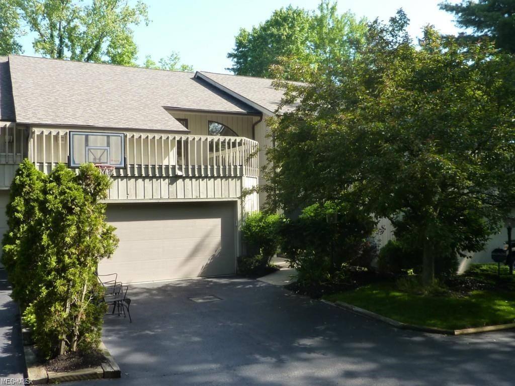 Townhouse for rent at 5767 Som Center Rd, Solon, OH 44139