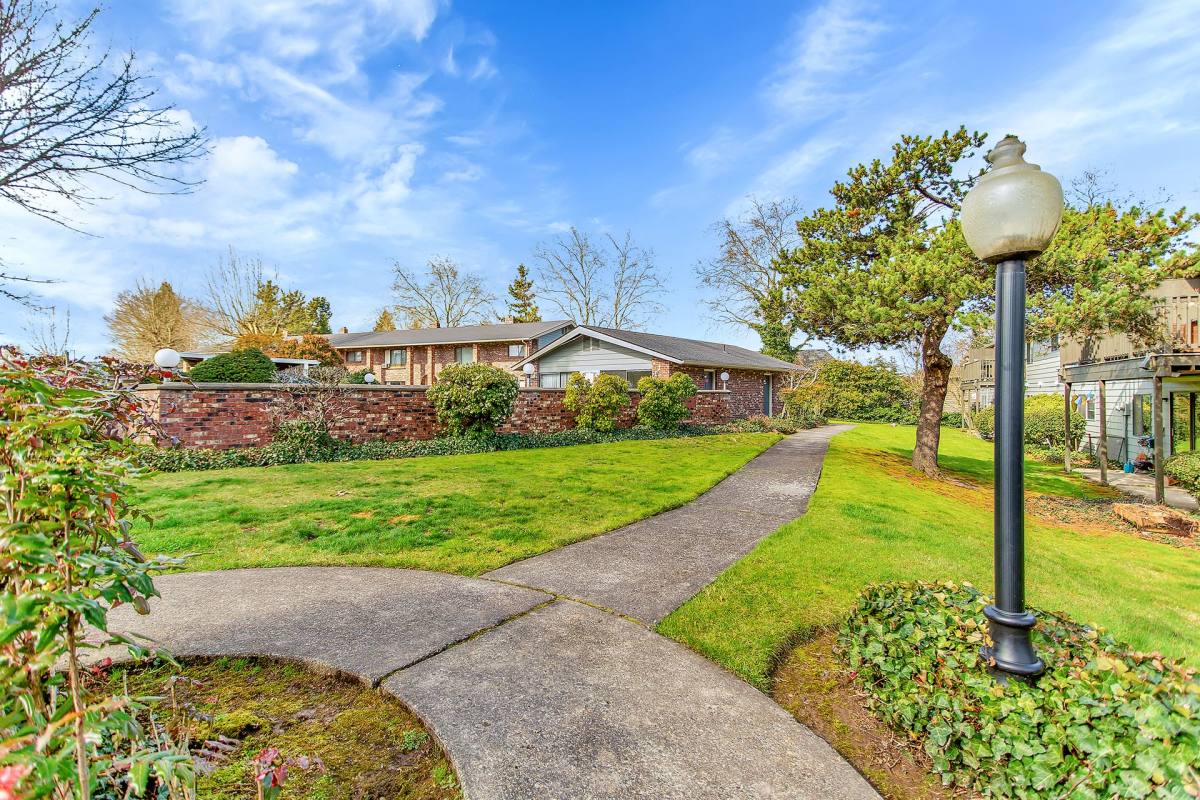 Apartment for rent at 5660 SW 180th Ave Corner, Beaverton, OR 97078