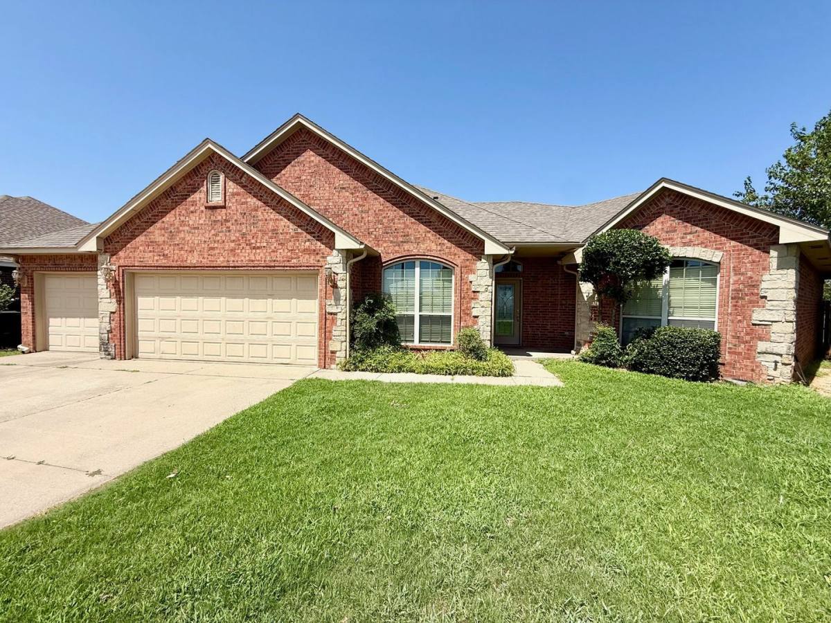 House for rent at 1101 Glen Eagles Court, Norman, OK 73072