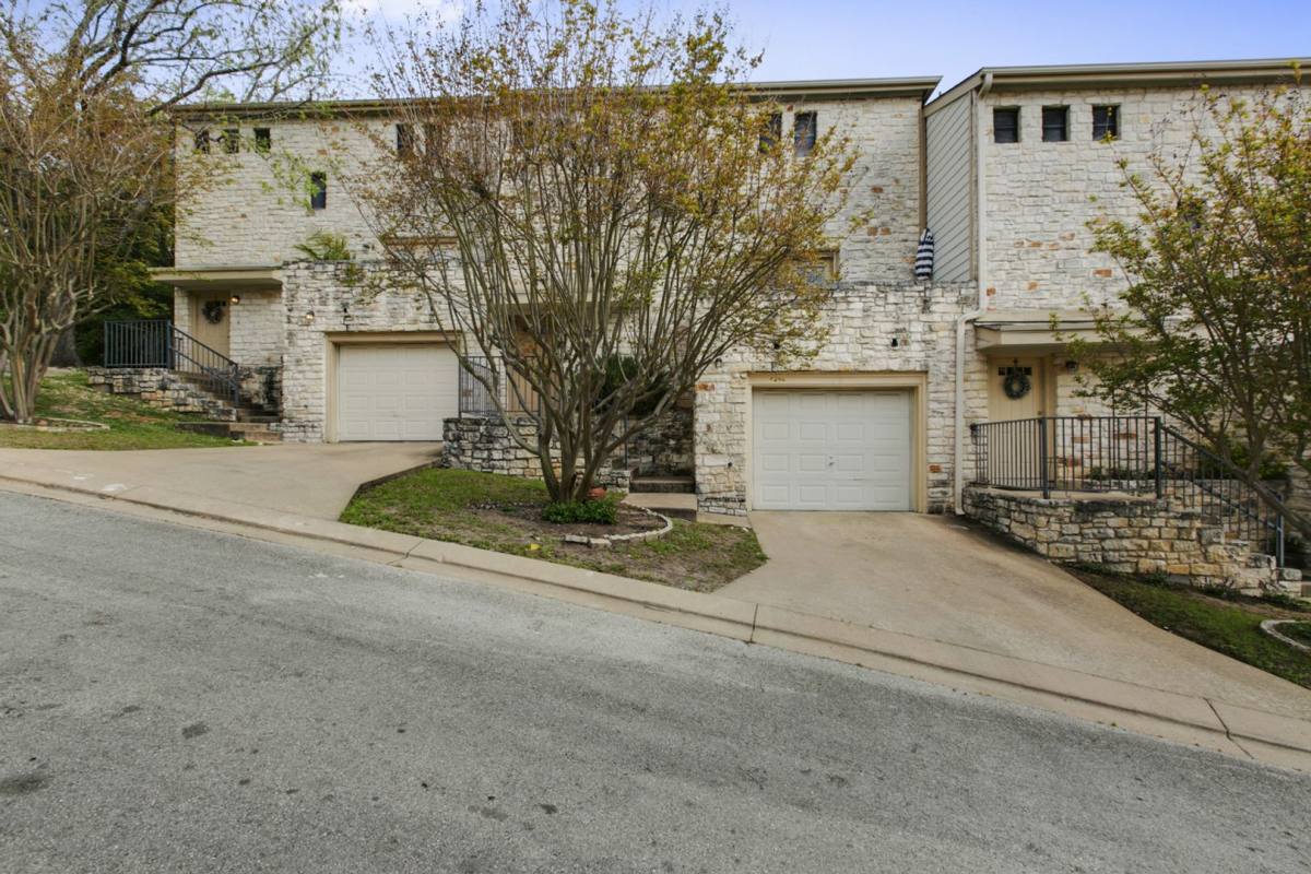 Townhouse for rent at 9201 Simmons Rd, Austin, TX 78759
