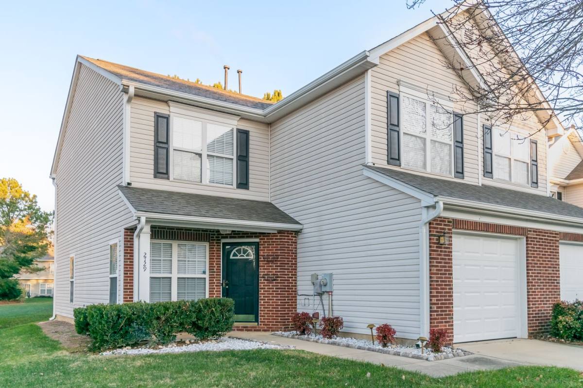 Townhouse for rent at 2729 Mill Valley Court, Matthews, NC 28105