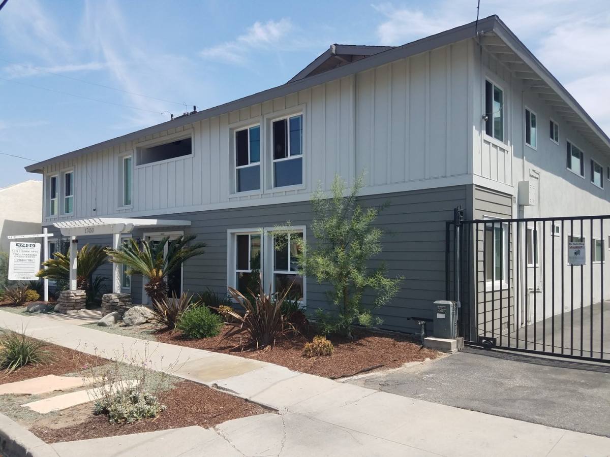 Apartment for rent at 17450 Van Ness Ave, Torrance, CA 90504