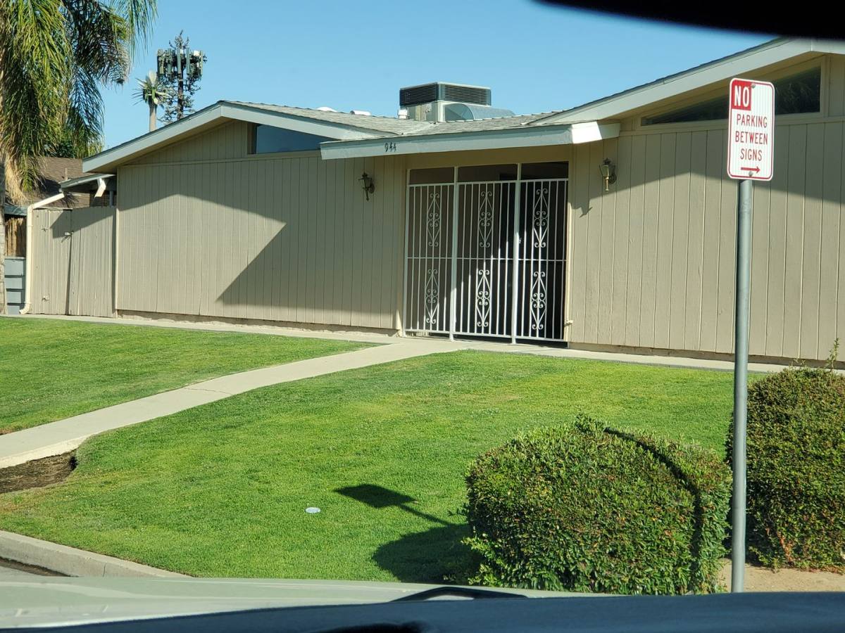 Apartment for rent at 944 Princeton Ave, Bakersfield, CA 93305
