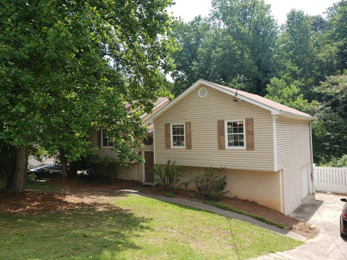 House for rent at 4031 Evelyn Dr, Powder Springs, GA 30127