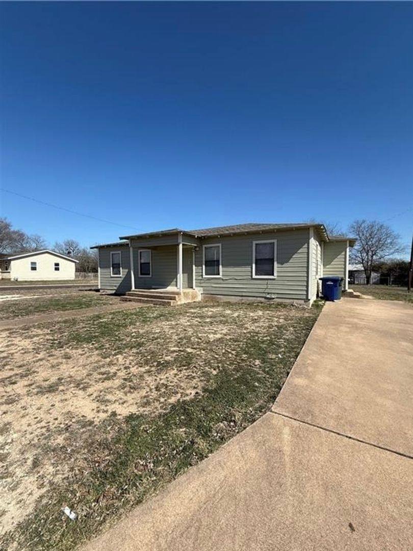 House for rent at 1101 S 13th St, Copperas Cove, TX 76522