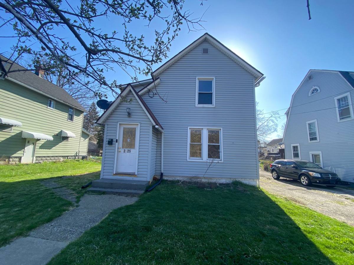 House for rent at 2325 20th St SW, Akron, OH 44314