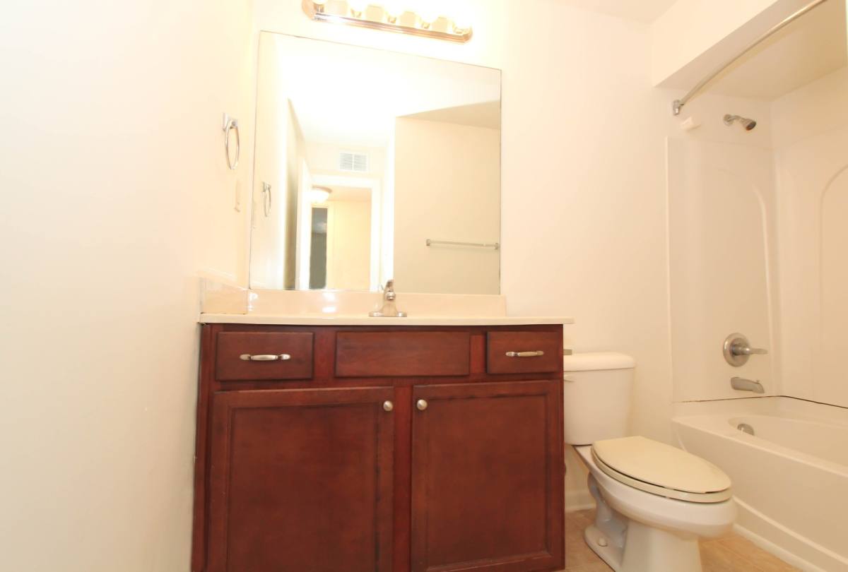 Apartment for rent at 3300 Montavesta Rd, Lexington, KY 40502
