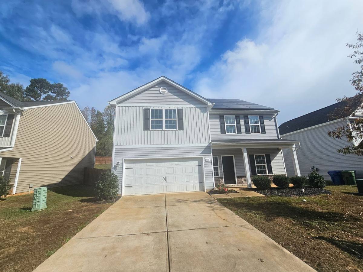 House for rent at 912 Joselynn Dr, Gastonia, NC 28054