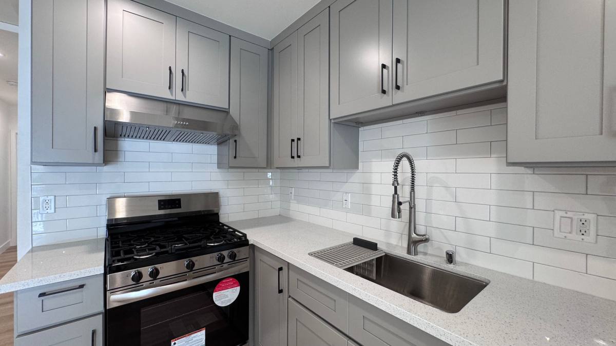 Apartment for rent at 120 E Alberta St, Anaheim, CA 92805
