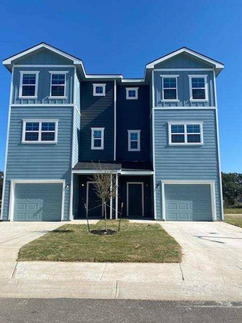 Apartment for rent at 13315 Rowdy Cove, San Antonio, TX 78249