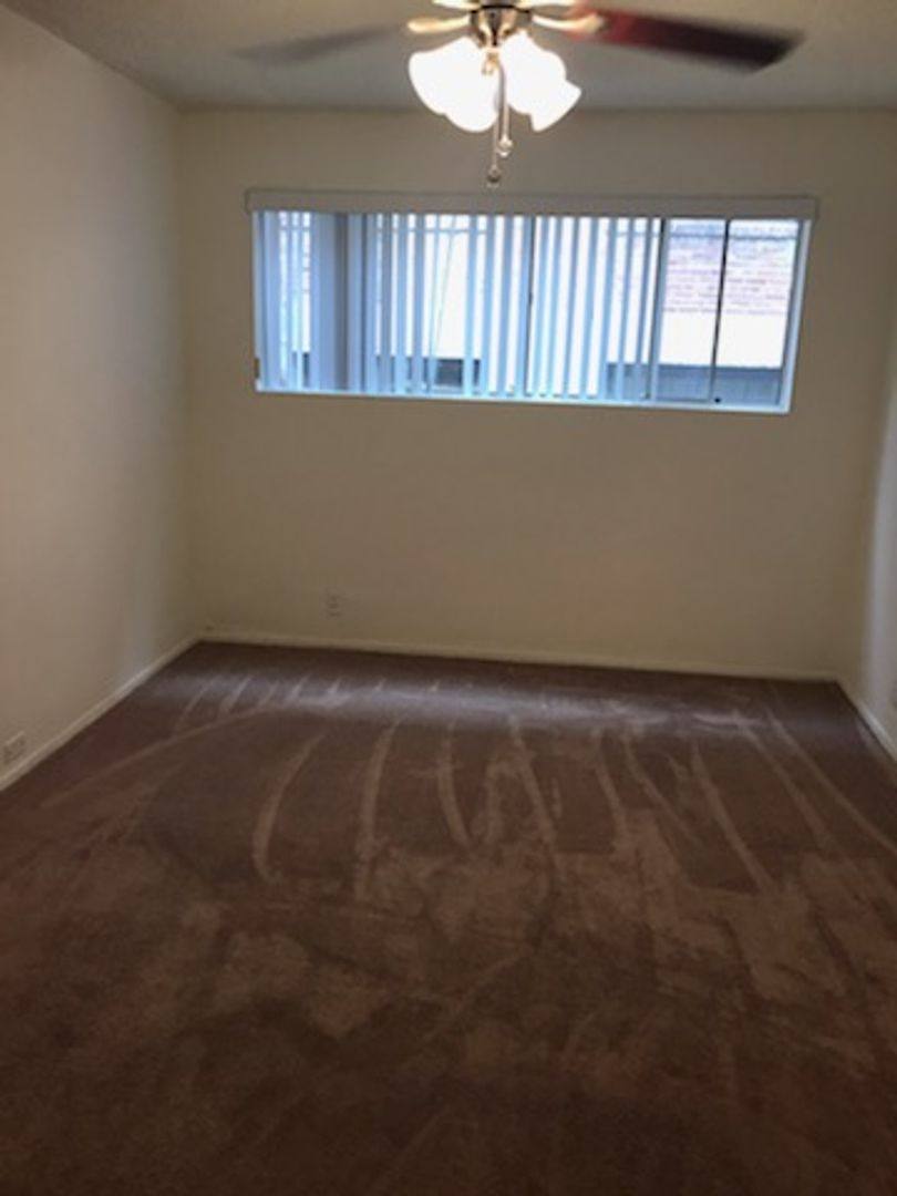 Apartment for rent at 7067 Hawthorn Ave, Los Angeles, CA 90028
