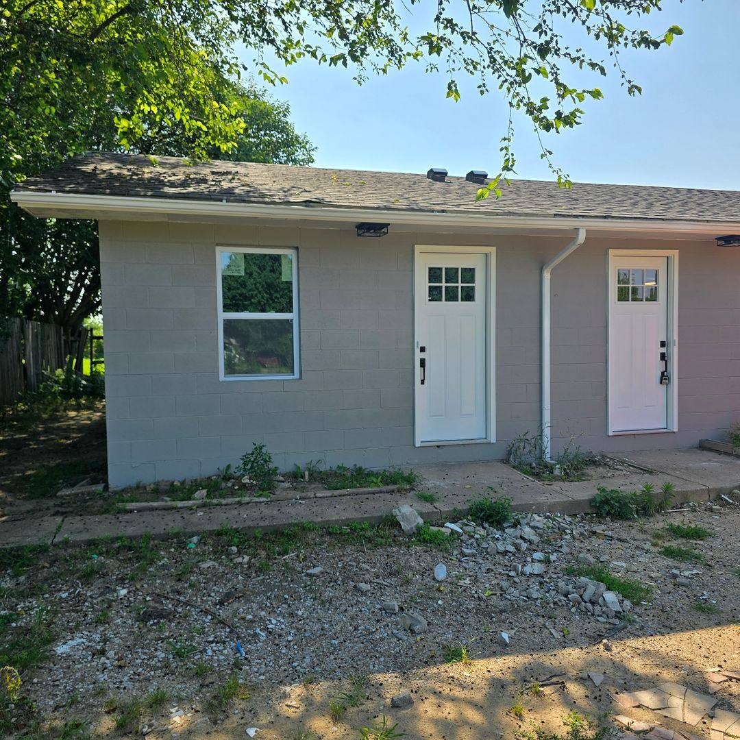 Apartment for rent at 3204 Johnson St, Newport, AR 72112