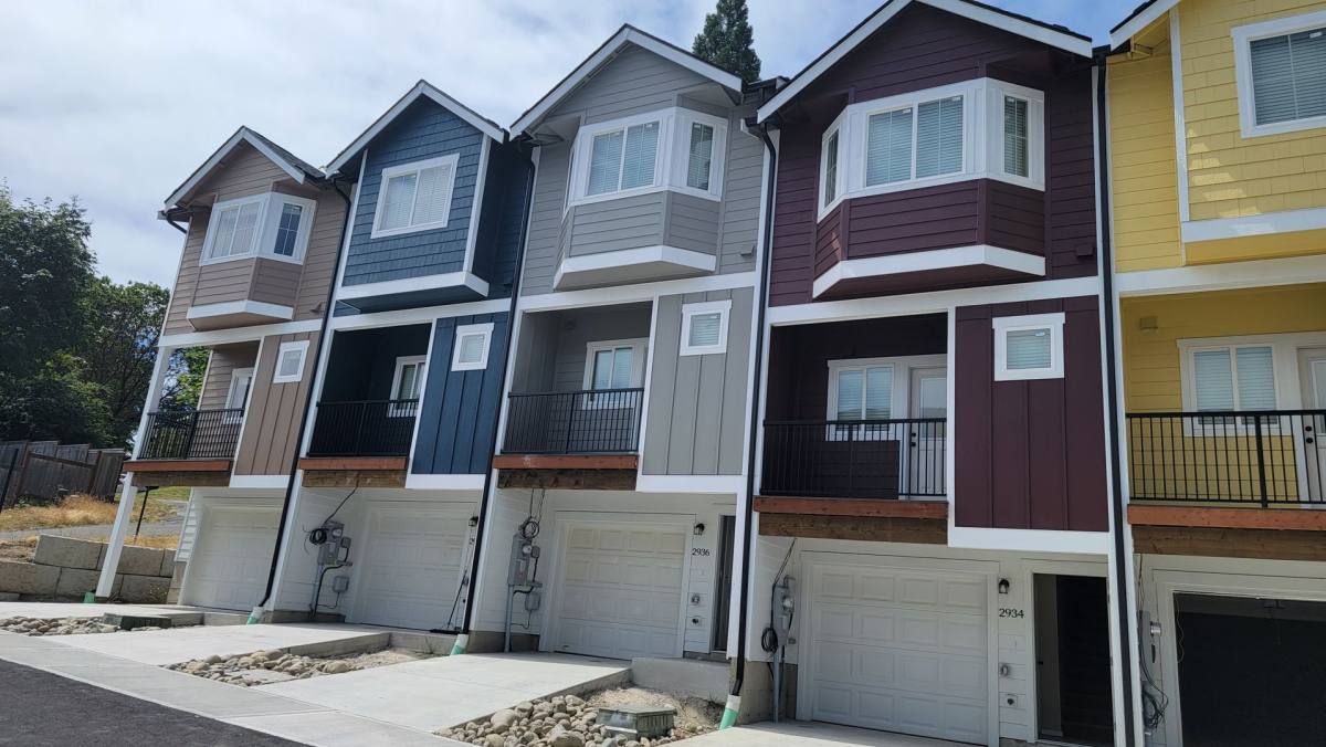 Townhouse for rent at 73rd Ave Court W, Tacoma, WA 98466