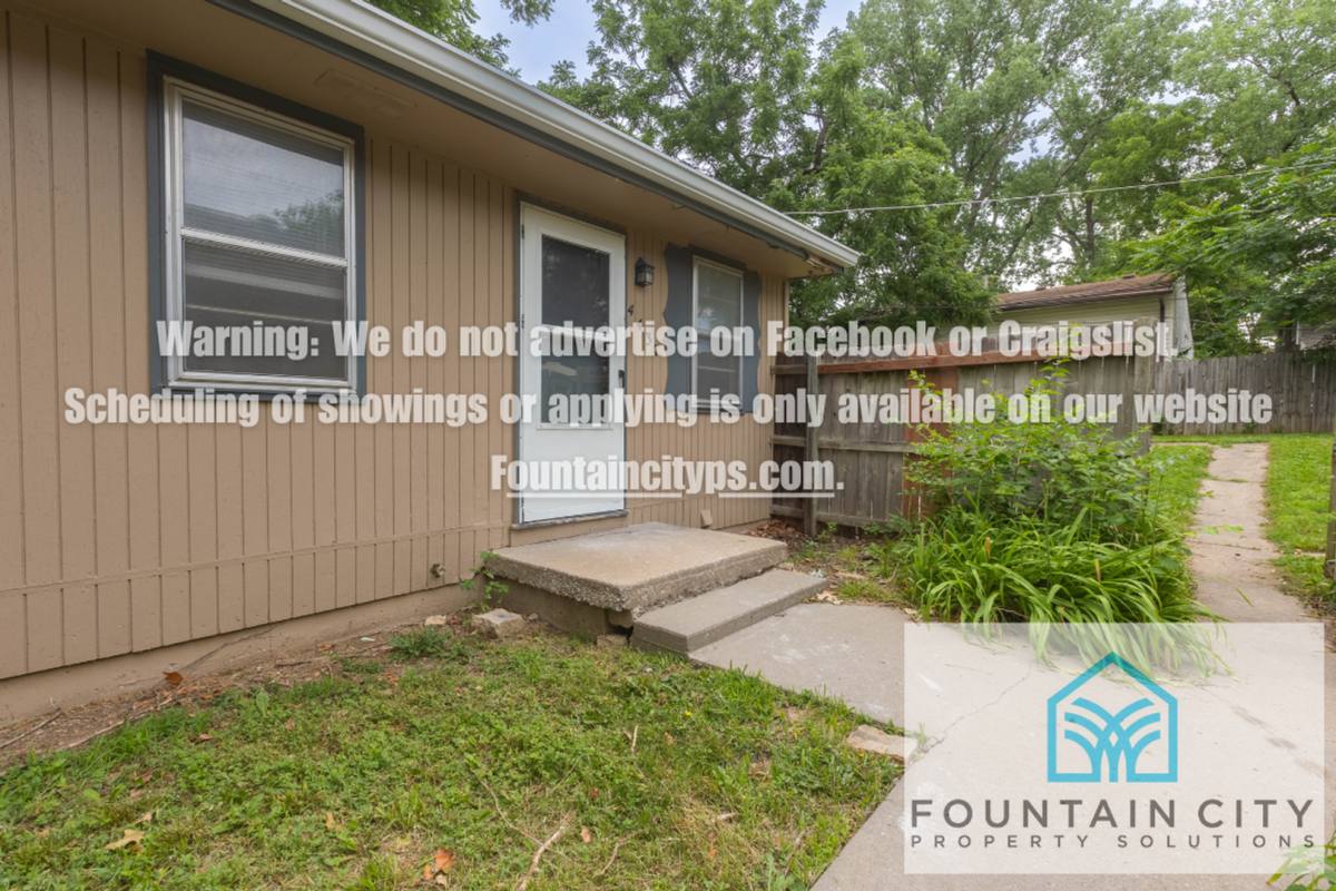 Apartment for rent at 4431 NE Winn Rd, Kansas City, MO 64117