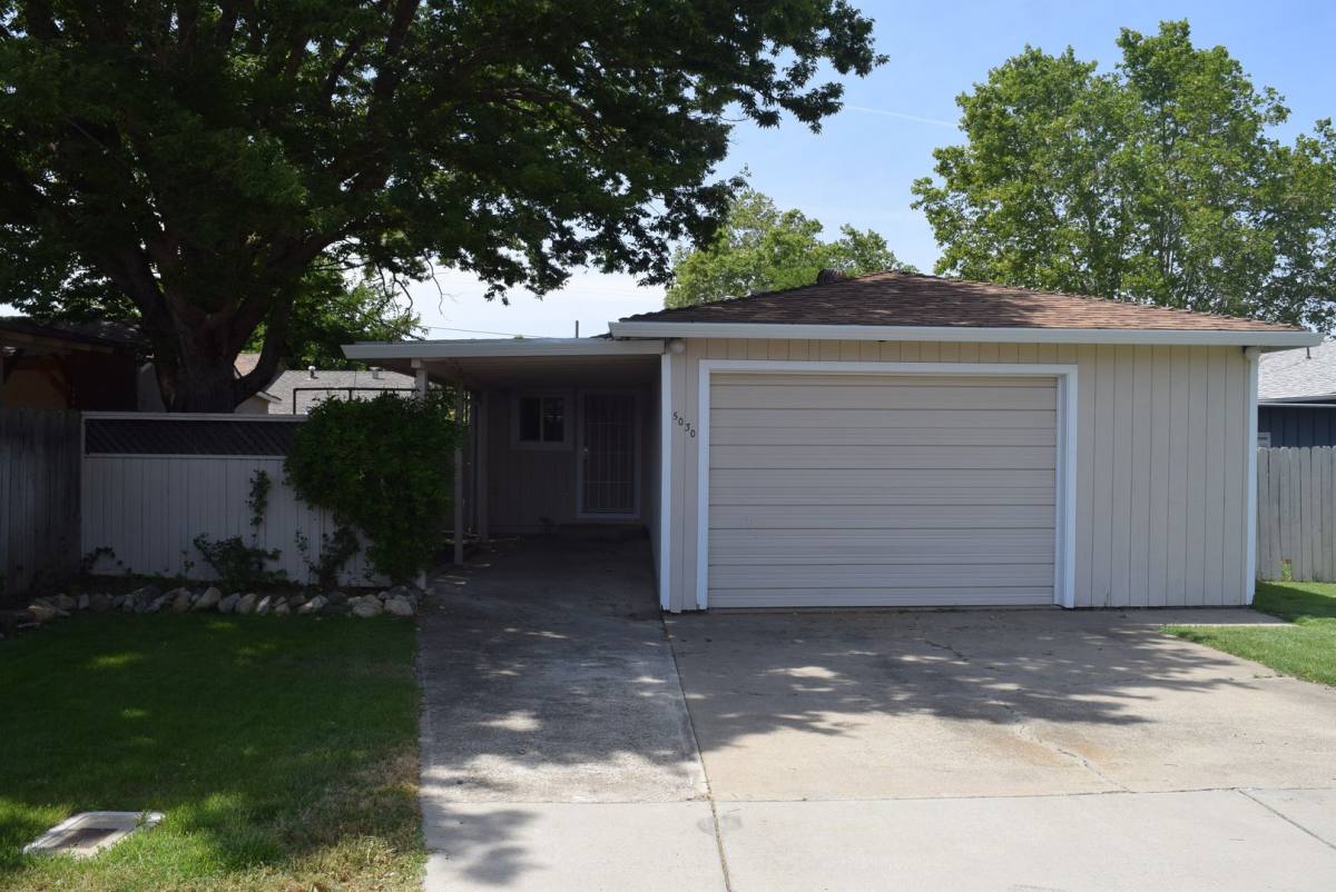 House for rent at 5030 Grove St, Rocklin, CA 95677