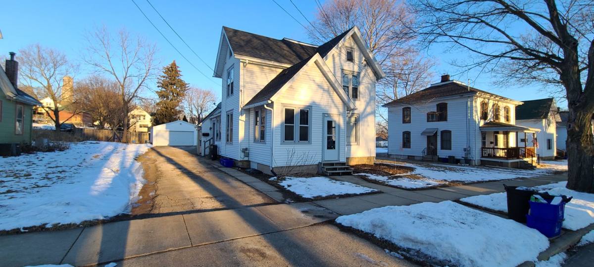 417 Origen St, Burlington, WI 53105