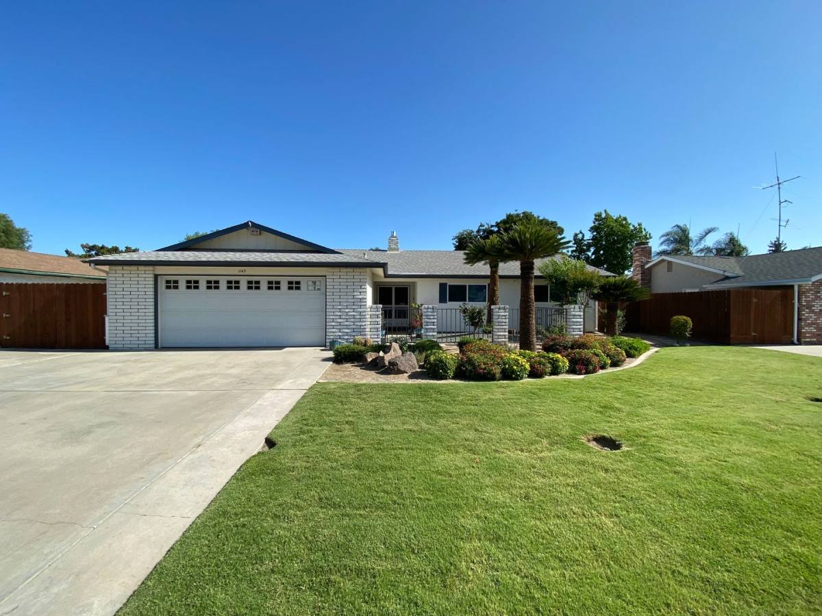 House for rent at 1143 W Evergreen, Visalia, CA 93277