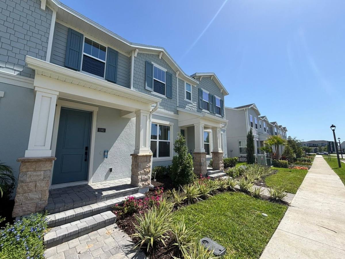 Townhouse for rent at 1593 Pinecliff Dr, Apopka, FL 32703