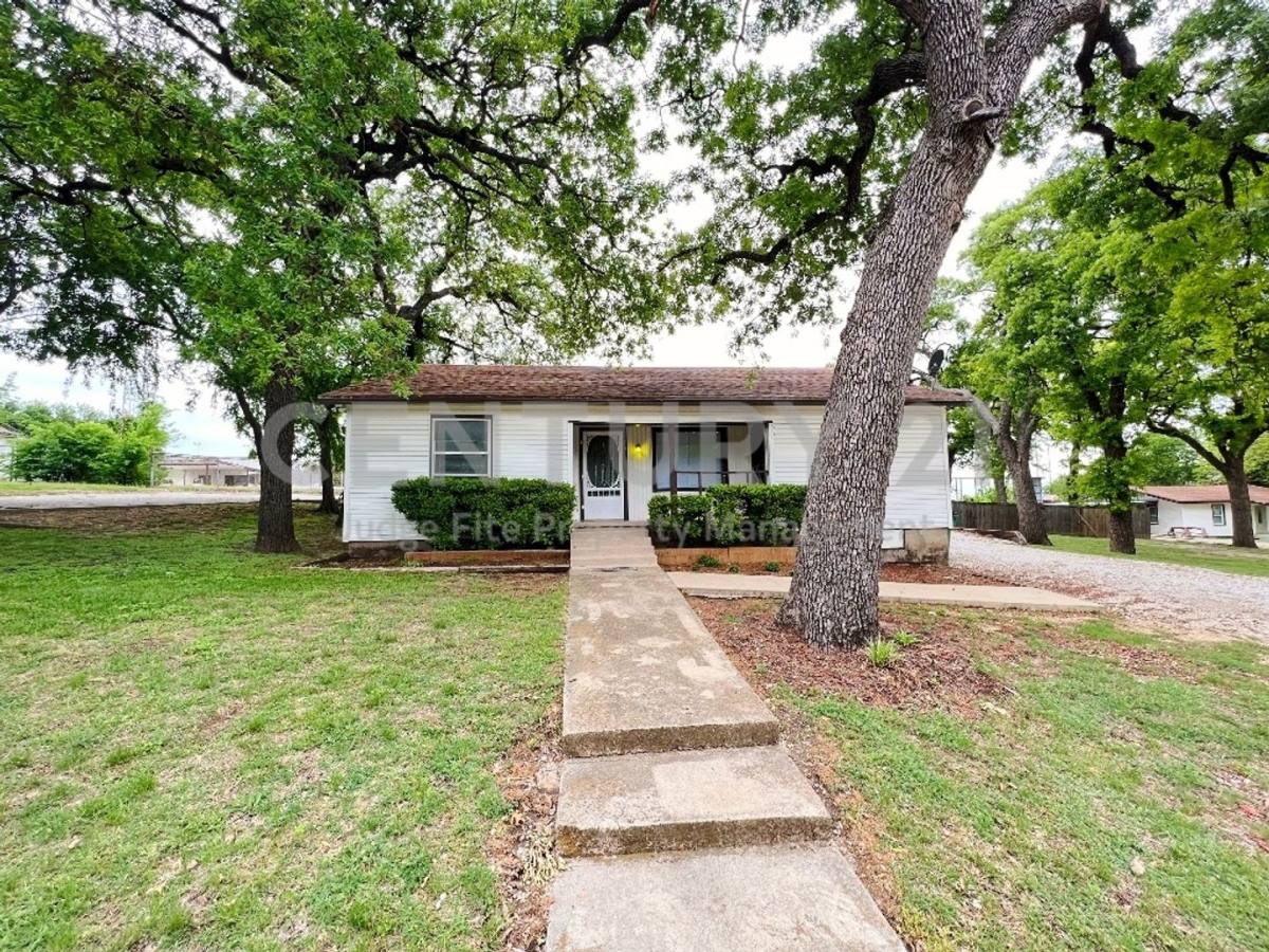 House for rent at 701 N Bus #287, Decatur, TX 76234