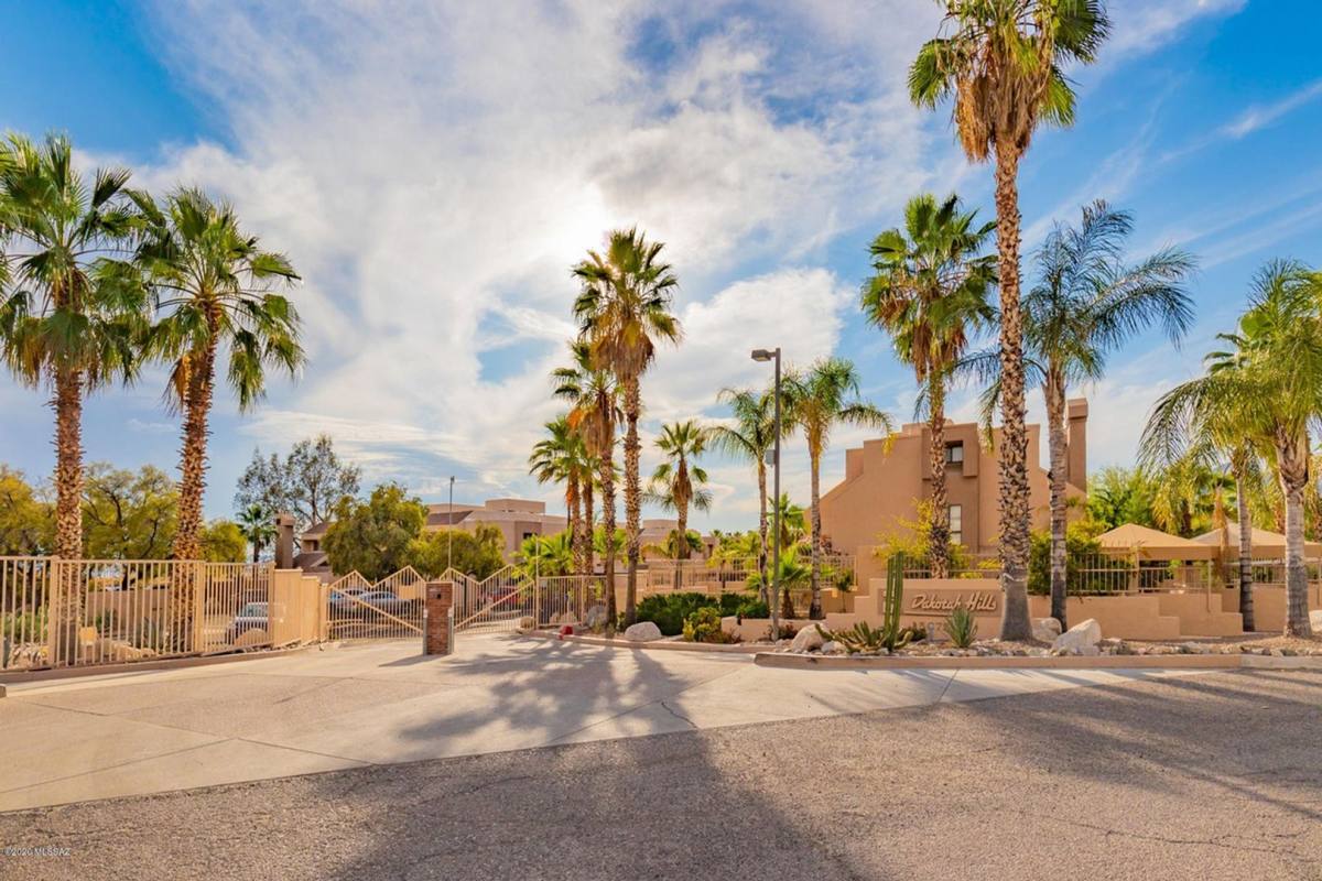 Apartment for rent at 5675 N Camino Esplendora, Tucson, AZ 85718