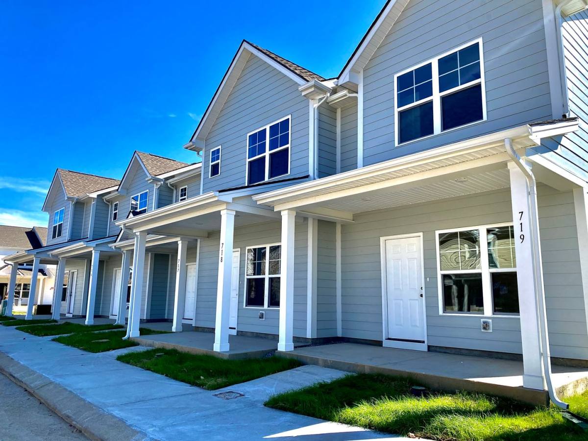 Townhouse for rent at 717 Joshua St, Columbia, TN 38401