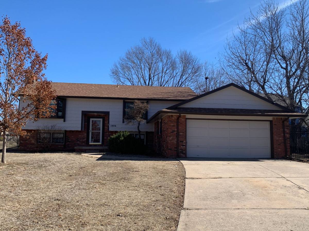 House for rent at 1806 S White Oak Cr, Wichita, KS 67207