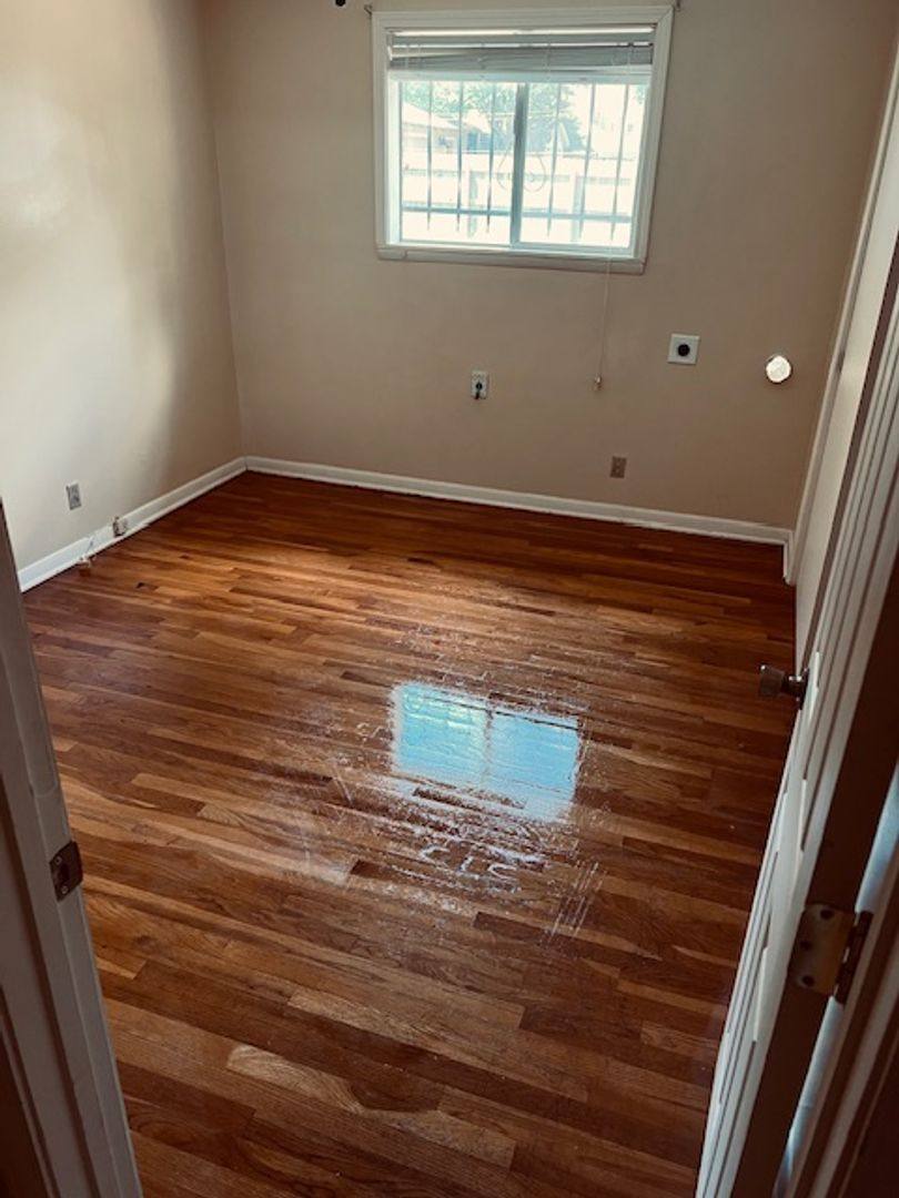 Townhouse for rent at 909 Hawthorne St, Memphis, TN 38107