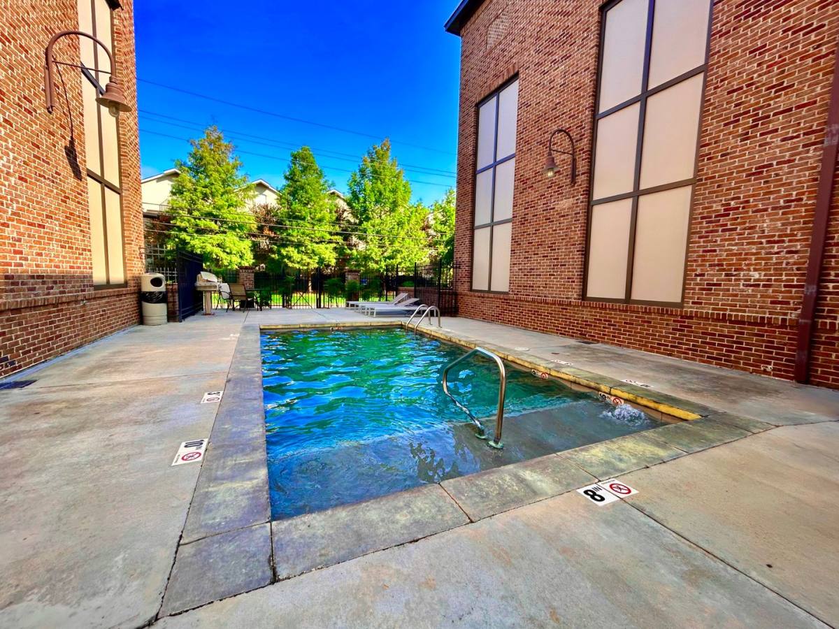 Condo for rent at 333 E Boyd, Baton Rouge, LA 70808