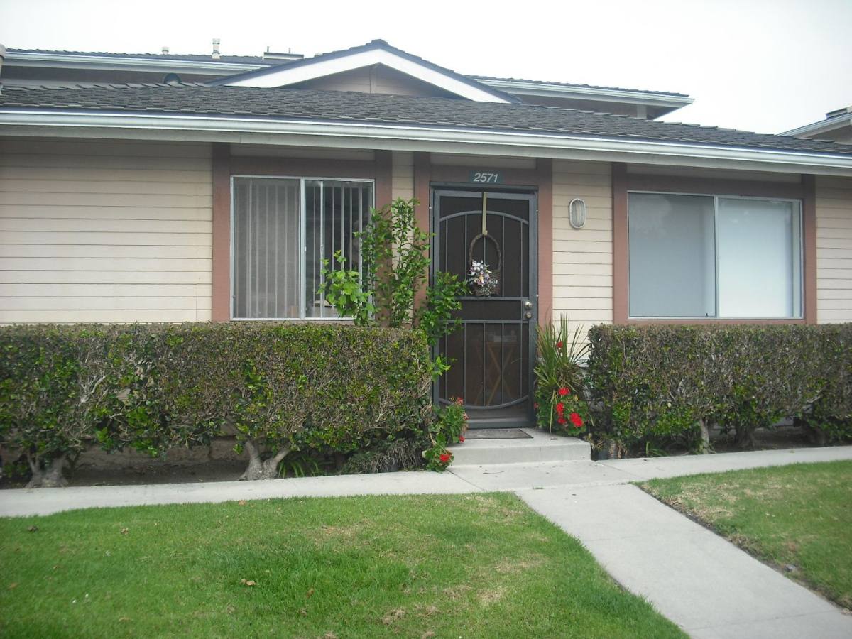 Townhouse for rent at 2571 Sextant Ave, Port Hueneme, CA 93041