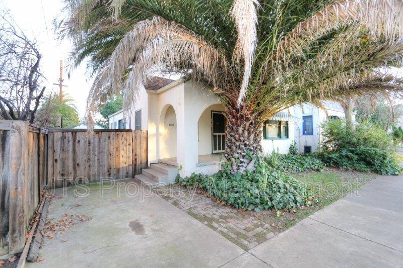 House for rent at 2009 27th St, Sacramento, CA 95818