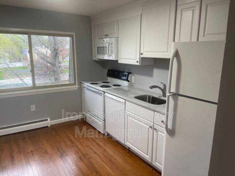 Apartment for rent at 818-826 Pine St #12, Bristol, CT 06010