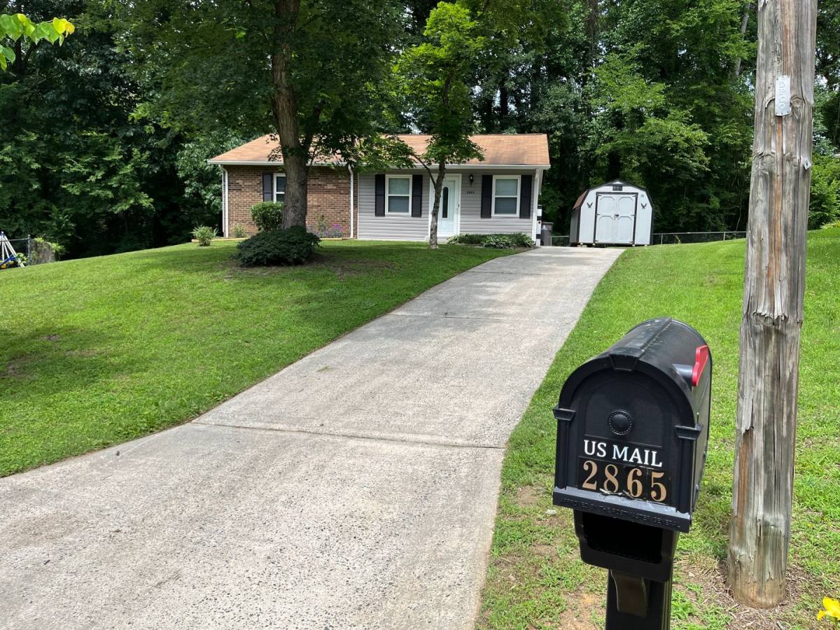 House for rent at 2865 Aztec Court, Winston Salem, NC 27103