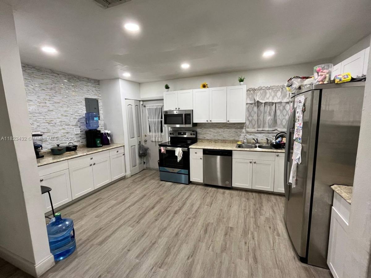 House for rent at 220 N 66th Ave, Hollywood, FL 33024