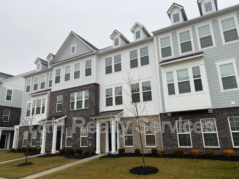 Condo for rent at 14542 Brecon Lane, Westfield, IN 46074