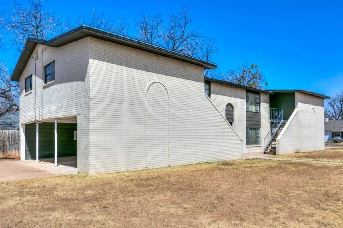 Apartment for rent at 1427 Austin St, San Angelo, TX 76901