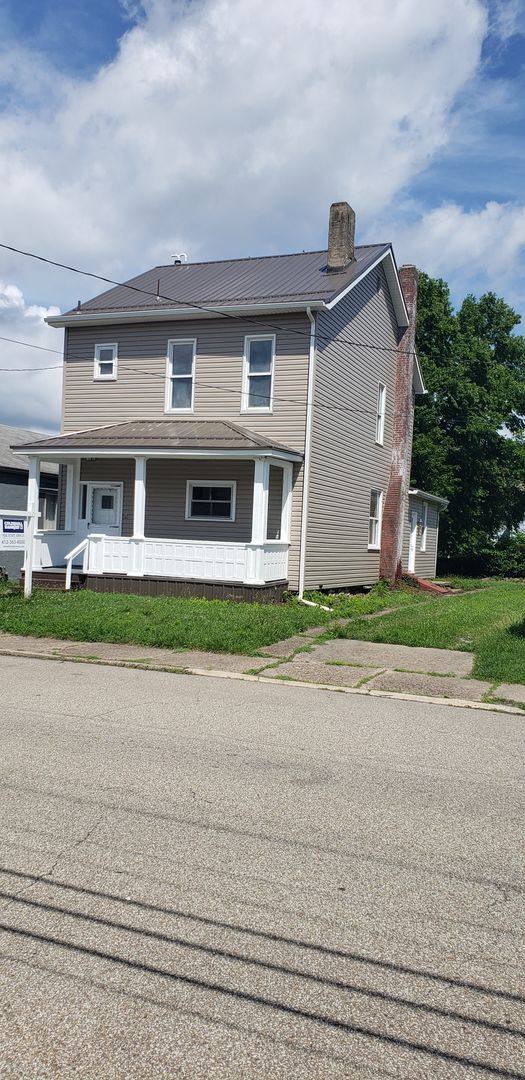 Apartment for rent at 841 Brackenridge Ave, Brackenridge, PA 15014