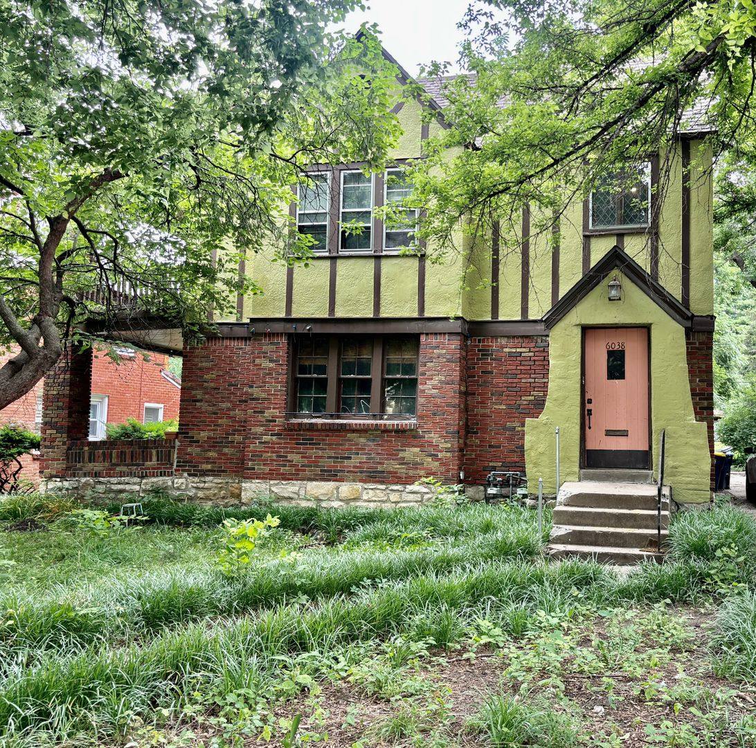 Apartment for rent at 6038 Rockhill Rd, Kansas City, MO 64110