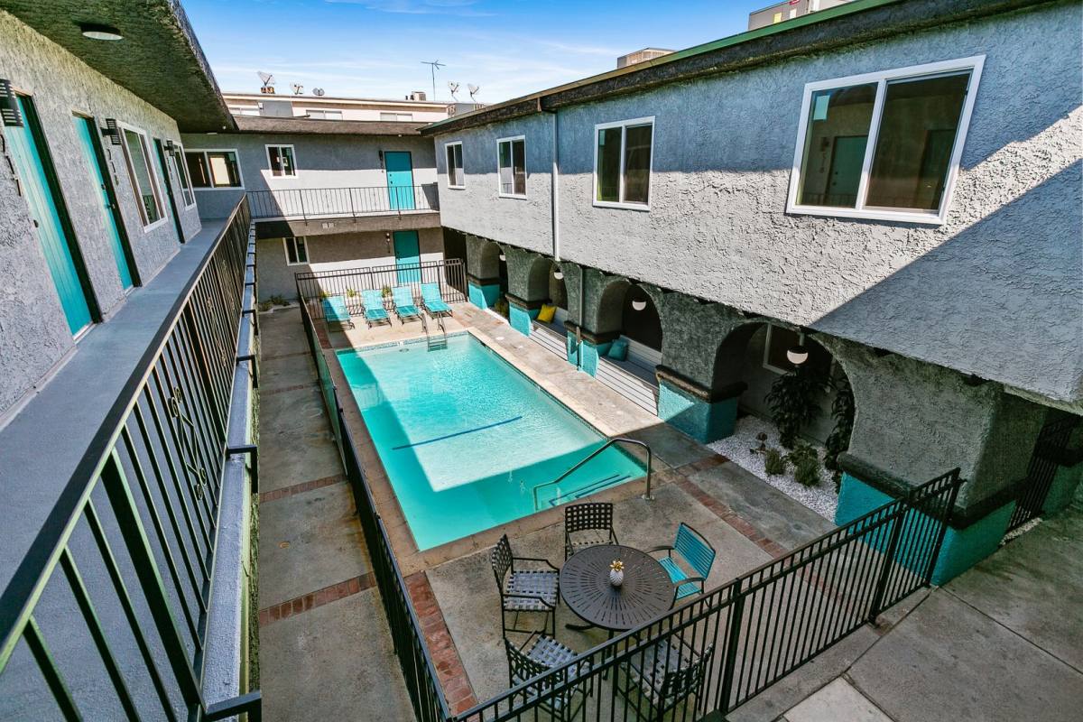 Apartment for rent at 6640 Woodley Ave, Van Nuys, CA 91406